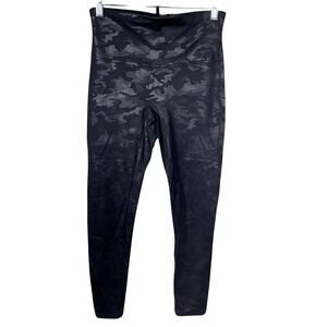 Spanx Coated Camo Leggings Size L High Waist Black Tonal Print Slimming EUC